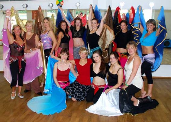 Bauchtanz in Sachsen, Orientalischer Tanz und Comedy mit Duo Oriental, Ausbildung